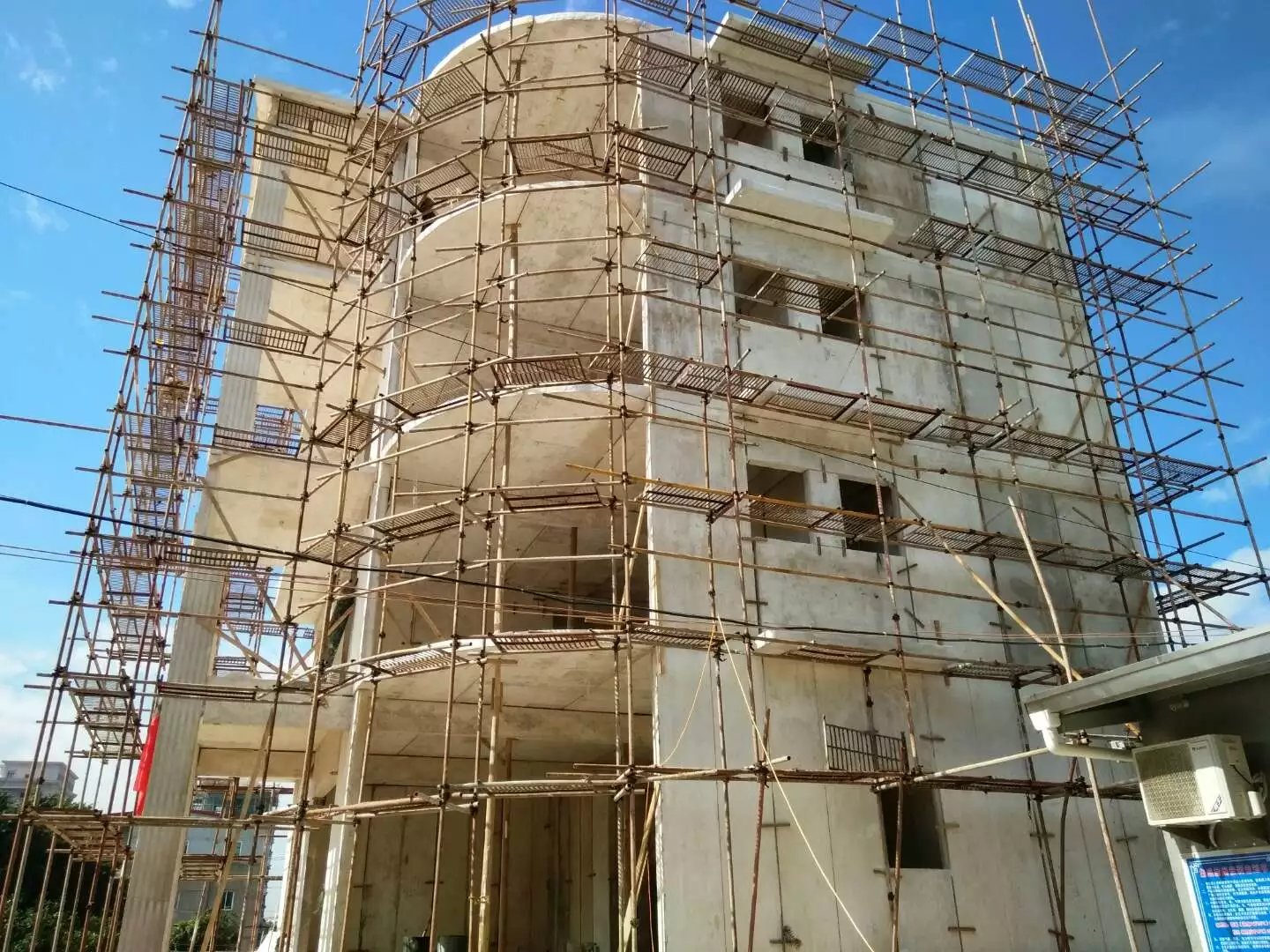 石台星河绿色环保装配式建材在福建修建的五层别墅建筑